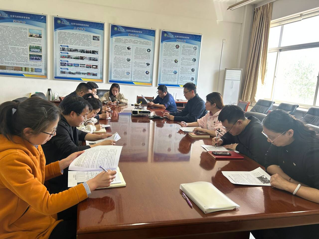 筑牢安全防线，护航学生成长——化学与材料科学学院召开...